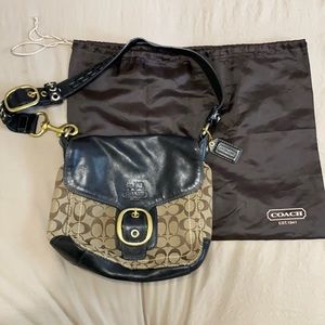 COACH LEATHER PURSE